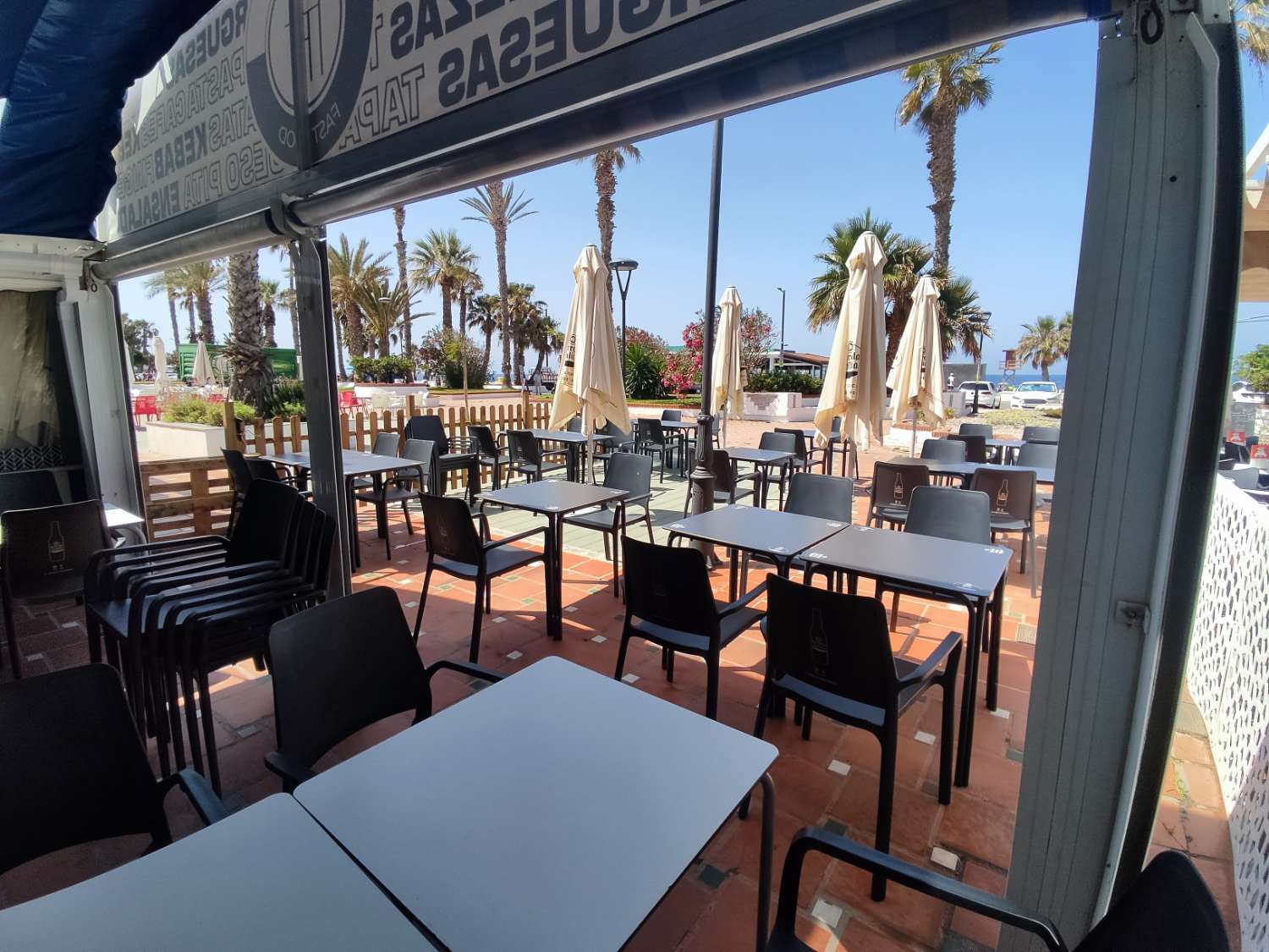 Cafe bar en primera línea de playa