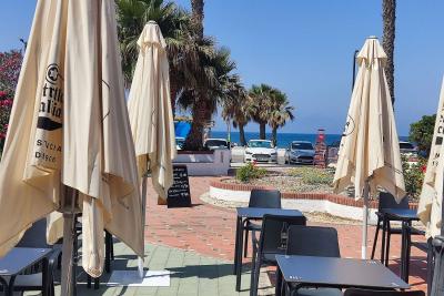 Cafe bar en primera línea de playa